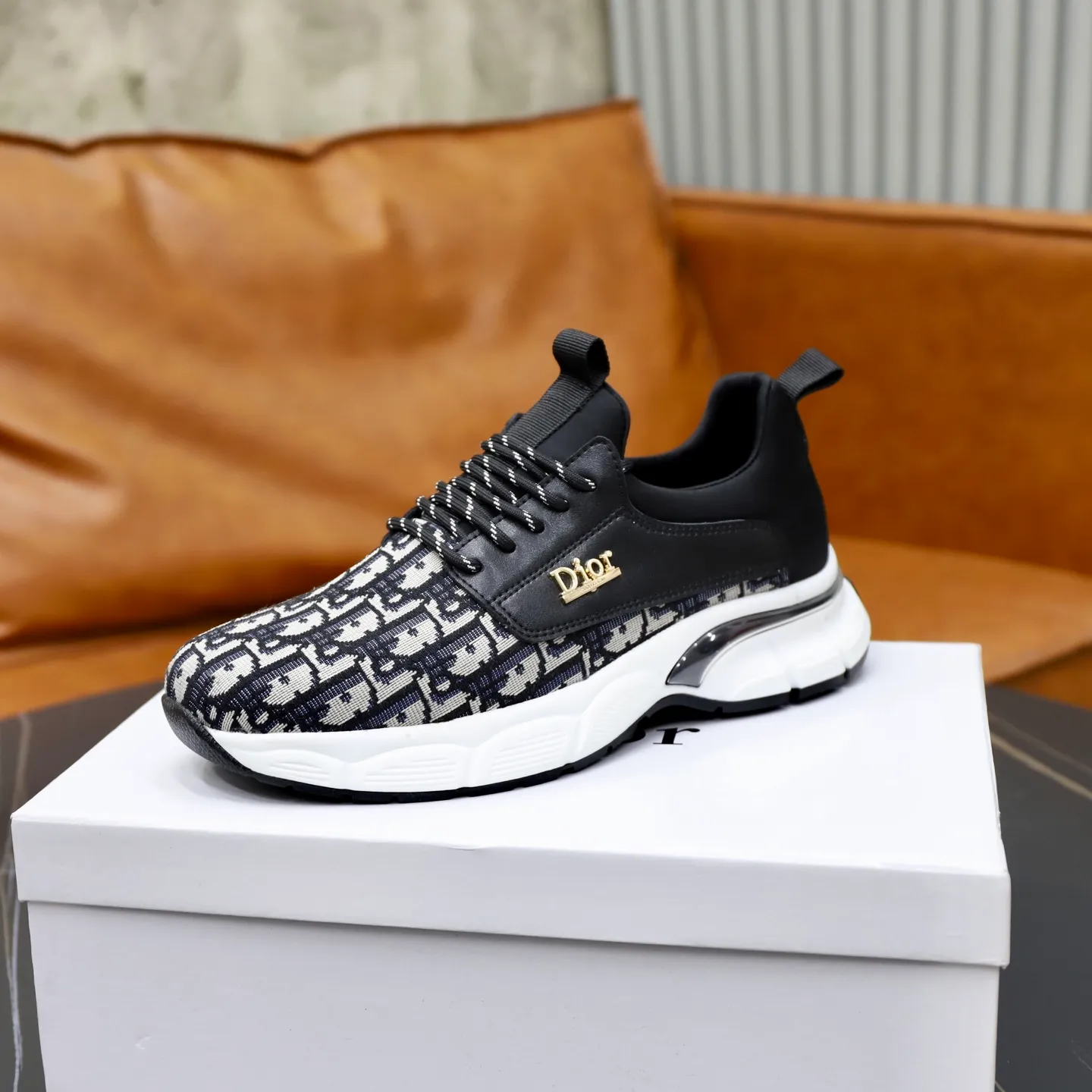 Men's shoes: 440💰🙅‍♂️🙅‍♂️🙅‍♂️ Brand: Dior DIOR Standard code: 38-44 (45 customized) Grade: Same as the official website Material: Original cowhide material spliced with brand cloth Comfortable and breathable lining Lightweight and wear-resistant sports outsole Style category: Men's fashionable casual shoes Running sports shoes Distinguished luxury brand elements Top luxury color: actual picture color